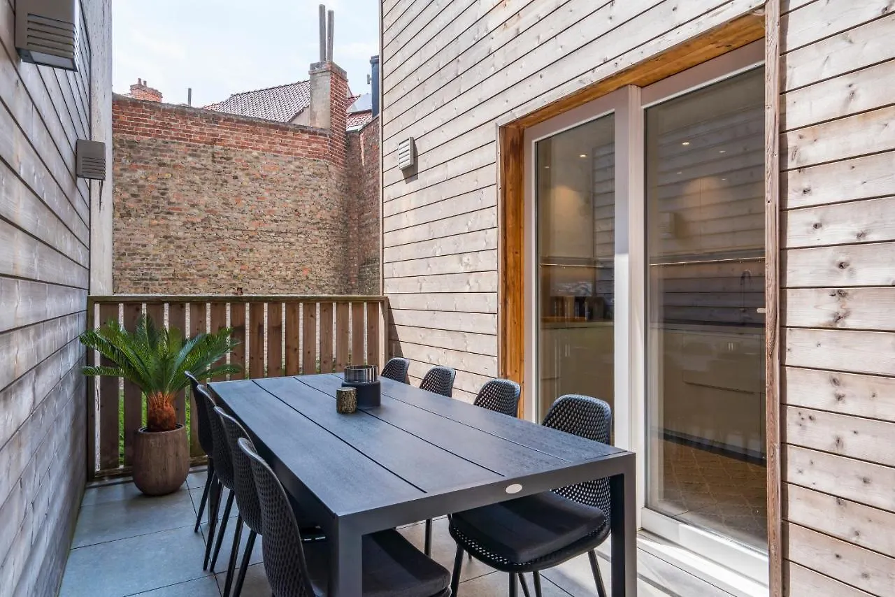 Feriehus Luxurious, Updated, Warm & Stunning Home Terraces Oostende