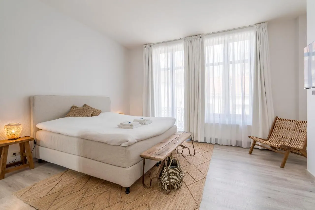 Vakantiehuis Luxurious, Updated, Warm & Stunning Home Terraces Oostende