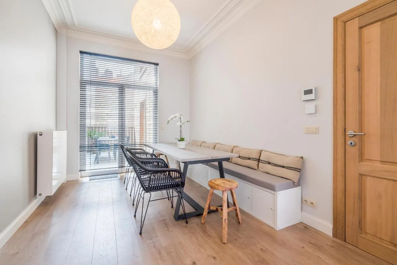Luxurious, Updated, Warm & Stunning Home Terraces Oostende